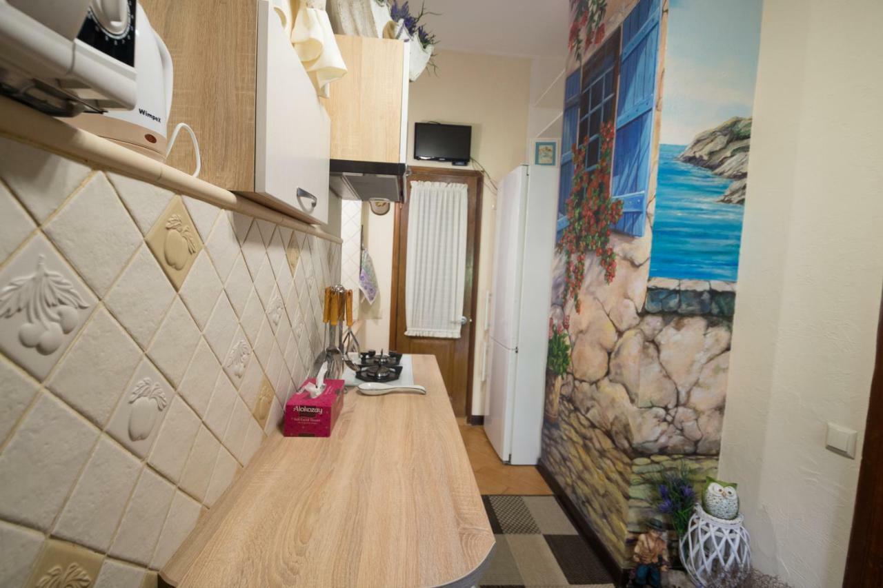 Cozy Apartment On Yevreiska Street オデッサ エクステリア 写真
