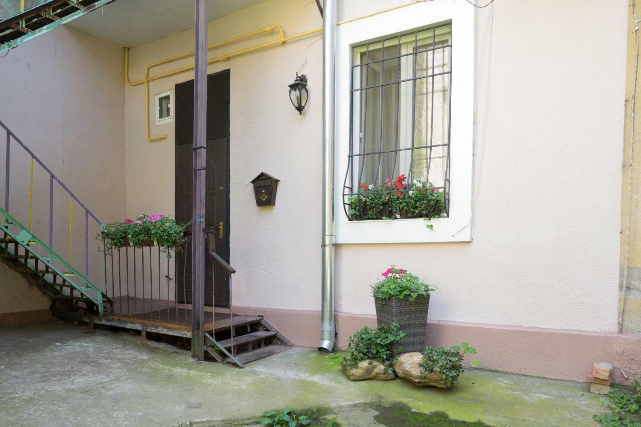 Cozy Apartment On Yevreiska Street オデッサ エクステリア 写真